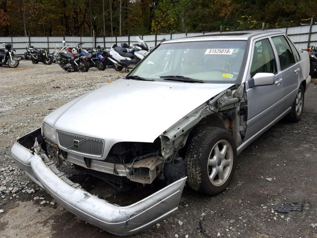 YV1LS5542W2440745 - 1998 VOLVO S70 SILVER photo 2