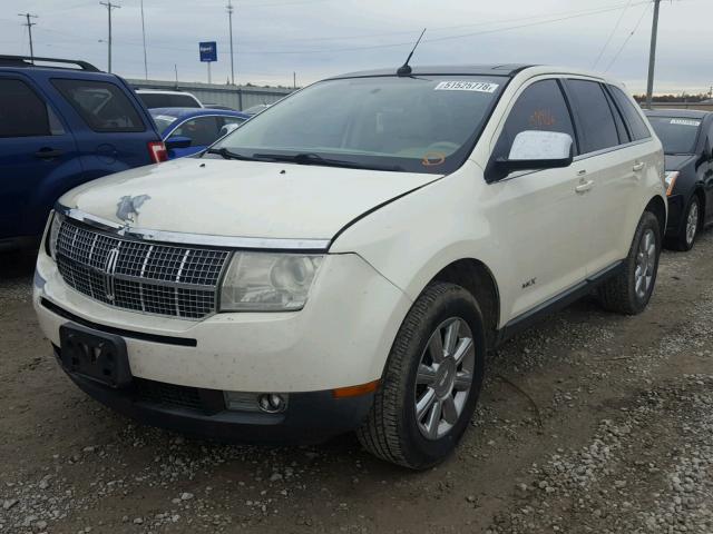 2LMDU88C17BJ28078 - 2007 LINCOLN MKX WHITE photo 2