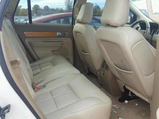 2LMDU88C17BJ28078 - 2007 LINCOLN MKX WHITE photo 6