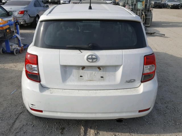 JTKKU10418J012873 - 2008 SCION XD WHITE photo 9