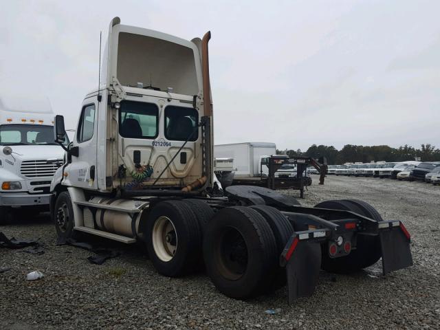 1FUJGBDV2DSBZ4666 - 2013 FREIGHTLINER CASCADIA 1 WHITE photo 3