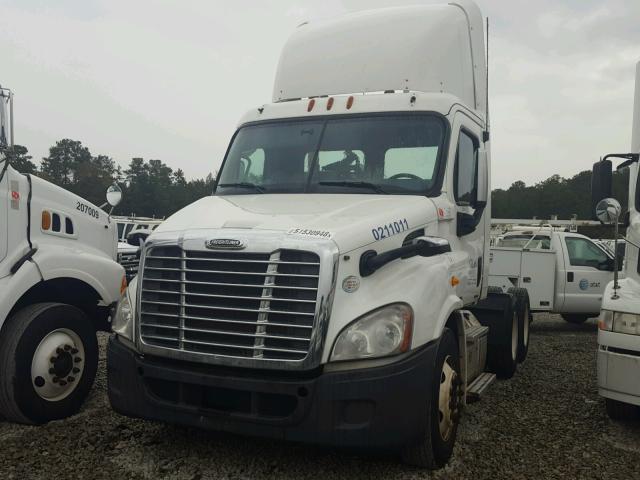 1FUJGBDV9CLBM4579 - 2012 FREIGHTLINER CASCADIA 1 WHITE photo 2