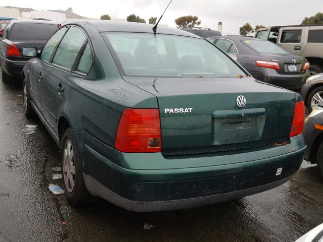 WVWMA23B5YP300823 - 2000 VOLKSWAGEN PASSAT GLS GREEN photo 3