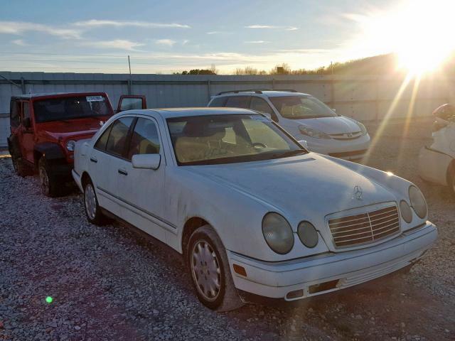 WDBJF65F8WA525134 - 1998 MERCEDES-BENZ E 320 WHITE photo 1