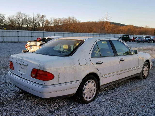 WDBJF65F8WA525134 - 1998 MERCEDES-BENZ E 320 WHITE photo 4