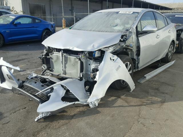 JTDKARFP2J3076723 - 2018 TOYOTA PRIUS PRIM ვერცხლისფერი ფოტო 2