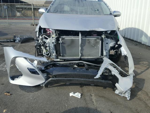 JTDKARFP2J3076723 - 2018 TOYOTA PRIUS PRIM ვერცხლისფერი ფოტო 9