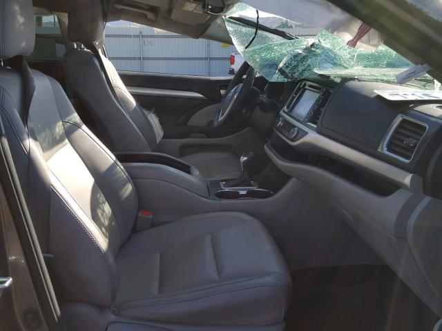 5TDJKRFH4GS285101 - 2016 TOYOTA HIGHLANDER 灰色 照片 5