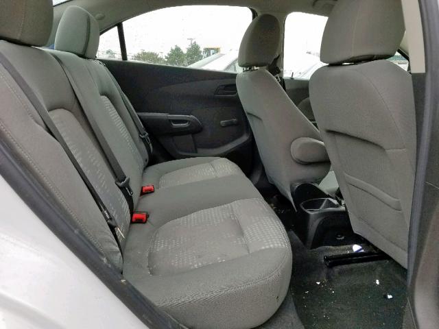 1G1JB5SH2H4136223 - 2017 CHEVROLET SONIC LS WHITE photo 6