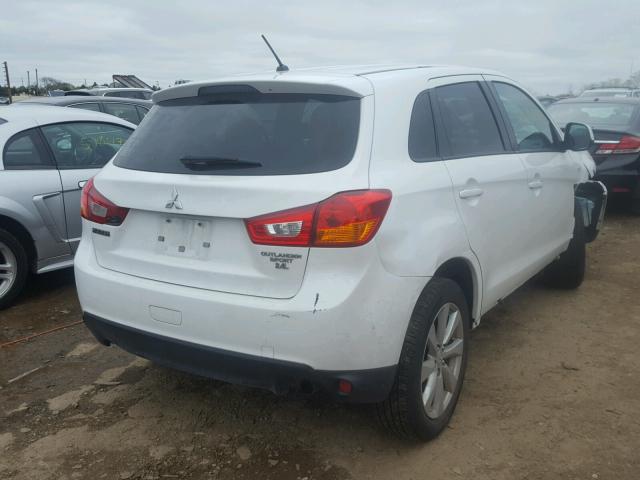 4A4AP3AW0FE026364 - 2015 MITSUBISHI OUTLANDER WHITE photo 4