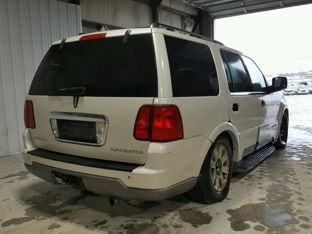 5LMFU28R24LJ41789 - 2004 LINCOLN NAVIGATOR Ақ фото 4