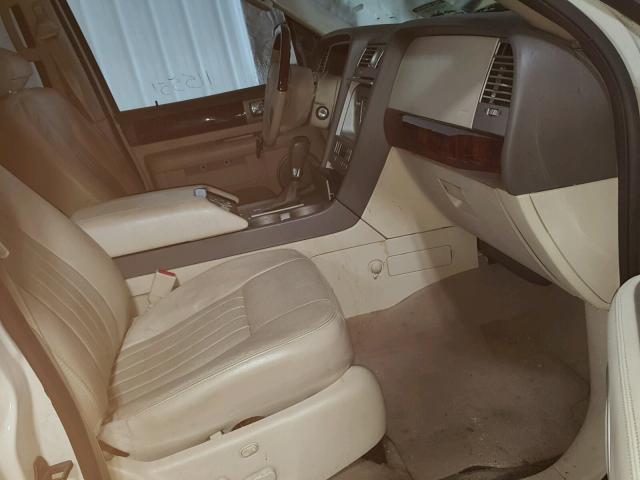 5LMFU28R24LJ41789 - 2004 LINCOLN NAVIGATOR Ақ фото 5