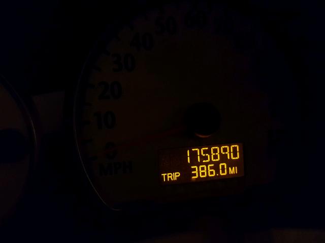 1G8AW12F13Z189312 - 2003 SATURN ION LEVEL SILVER photo 8