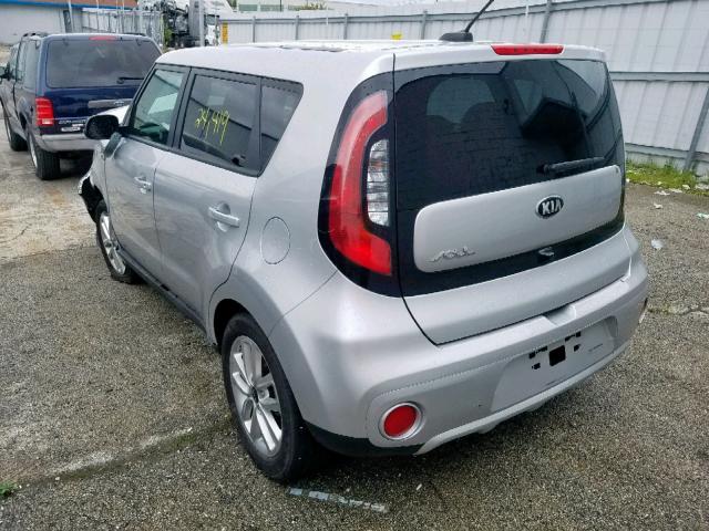 KNDJP3A51J7601843 - 2018 KIA SOUL + SILVER photo 3