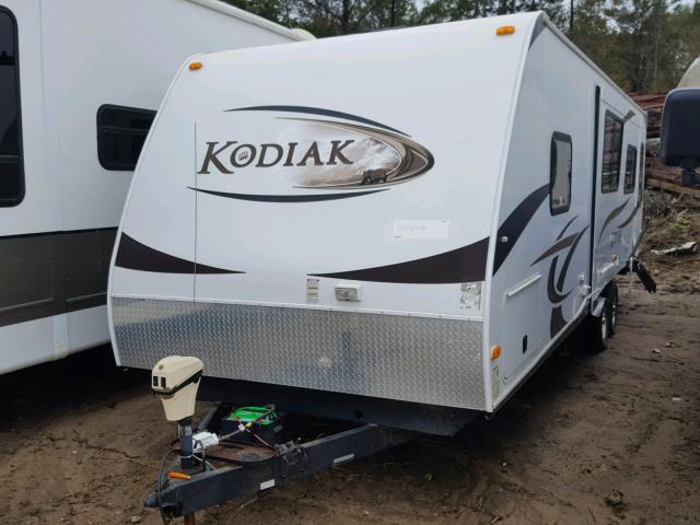 47CTS5P28CK130823 - 2012 DUTC KODIAK WHITE photo 2