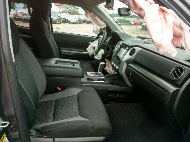 5TFRW5F12GX201824 - 2016 TOYOTA TUNDRA DOU GRAY photo 5