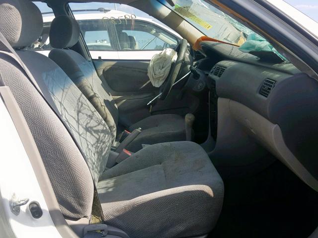 1Y1SK5285YZ423758 - 2000 CHEVROLET GEO PRIZM 白色 照片 5