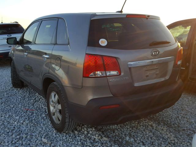 5XYKT3A11CG192553 - 2012 KIA SORENTO BA GRAY photo 3