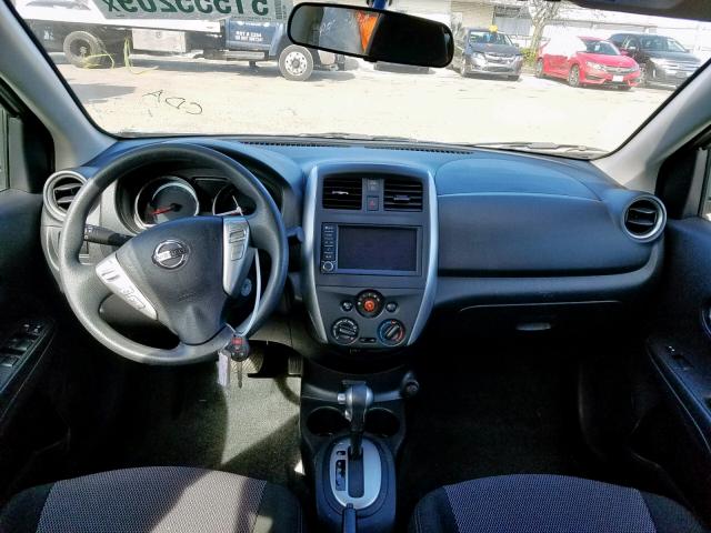 3N1CN7AP5JL880042 - 2018 NISSAN VERSA S SILVER photo 9