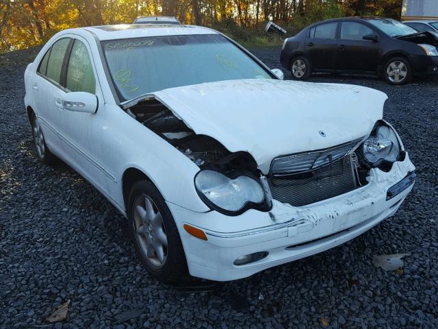 WDBRF61J52F257136 - 2002 MERCEDES-BENZ C 240 WHITE photo 1