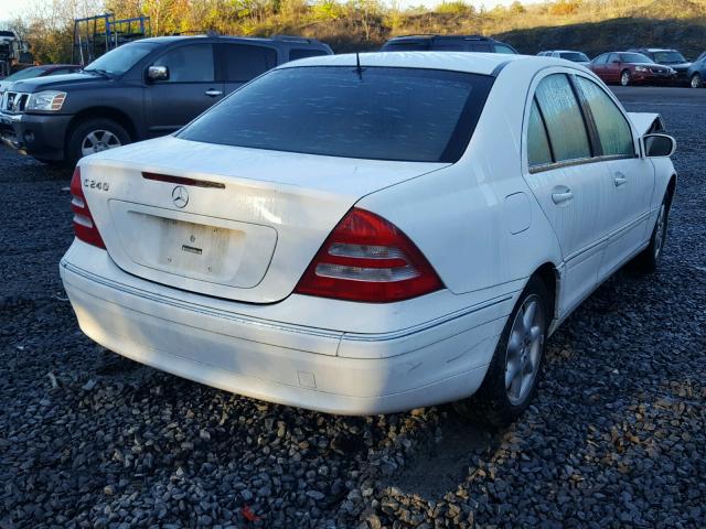 WDBRF61J52F257136 - 2002 MERCEDES-BENZ C 240 WHITE photo 4