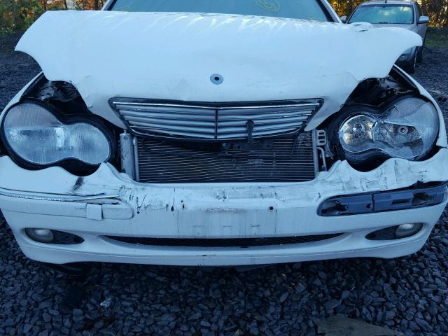 WDBRF61J52F257136 - 2002 MERCEDES-BENZ C 240 WHITE photo 7