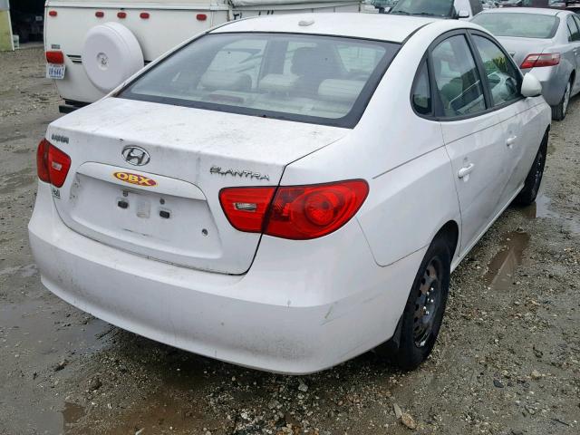 KMHDU46D28U483725 - 2008 HYUNDAI ELANTRA GL WHITE photo 4