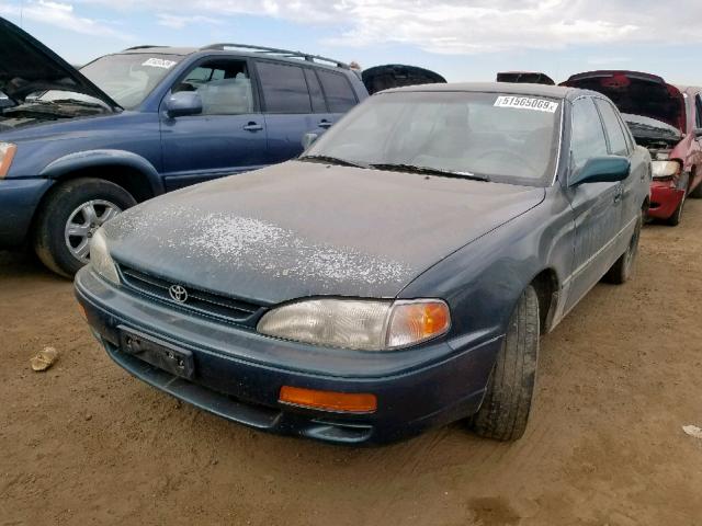 4T1BG12KXTU723016 - 1996 TOYOTA CAMRY DX GREEN photo 2