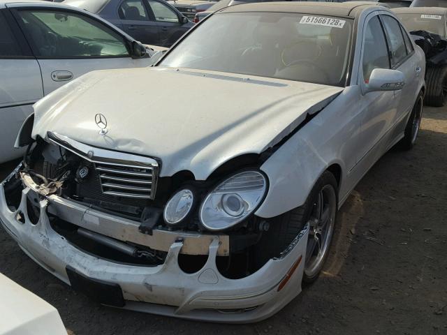 WDBUF56X97B032346 - 2007 MERCEDES-BENZ E 350 WHITE photo 2