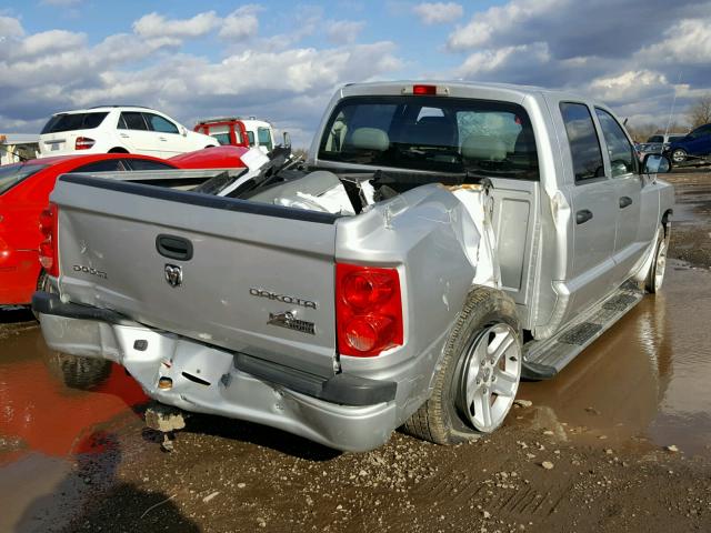 1D7RE3GK2BS525611 - 2011 DODGE DAKOTA SLT SILVER photo 4