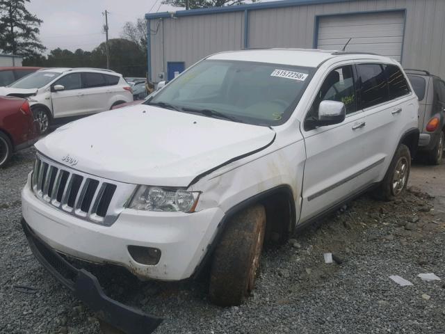 1C4RJEAG6DC632079 - 2013 JEEP GRAND CHER WHITE photo 2