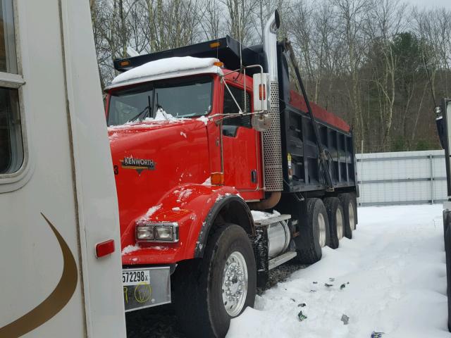 1NKDX0TX78J206541 - 2008 KENWORTH CONSTRUCTI RED photo 2