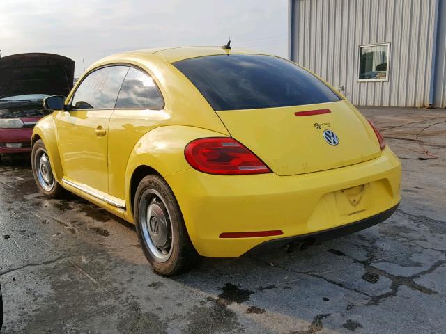 3VWJX7AT9CM660618 - 2012 VOLKSWAGEN BEETLE YELLOW photo 3