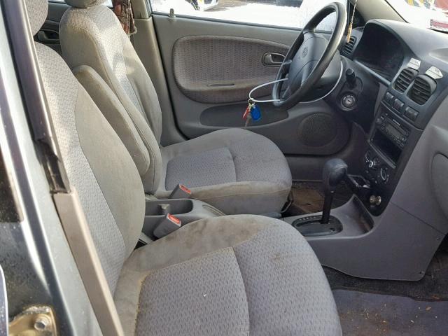 KNADC123226130722 - 2002 KIA RIO SILVER photo 5