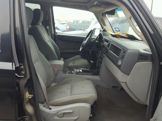 1J8HG48P07C54232 - 2007 JEEP COMMANDER BLACK photo 5