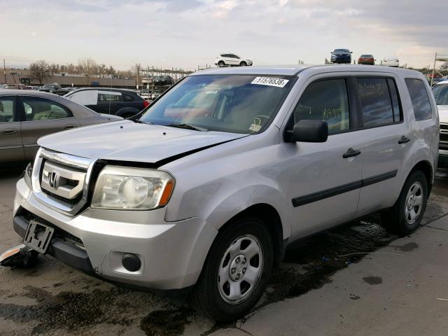 5FNYF48209B025929 - 2009 HONDA PILOT LX SILVER photo 2