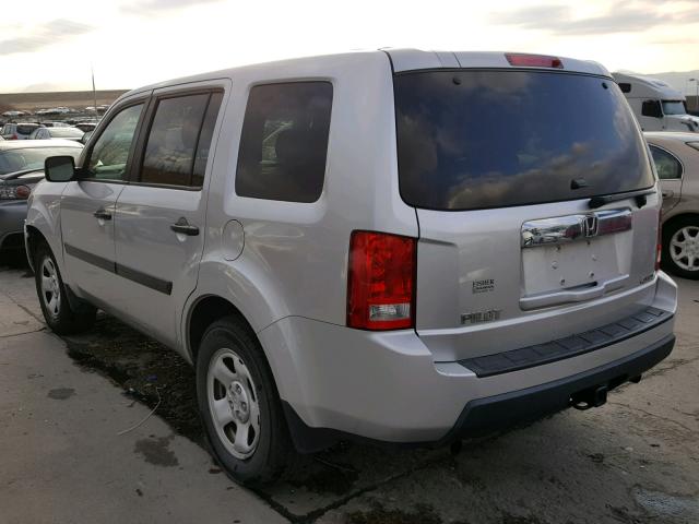 5FNYF48209B025929 - 2009 HONDA PILOT LX SILVER photo 3