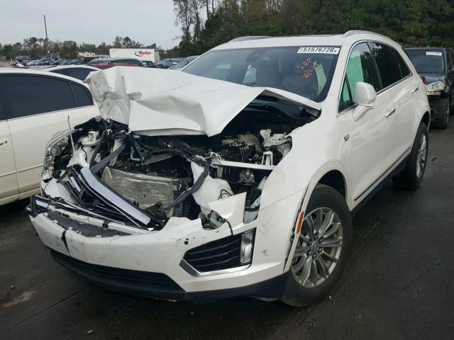 1GYKNBRS6HZ137729 - 2017 CADILLAC XT5 LUXURY WHITE photo 2