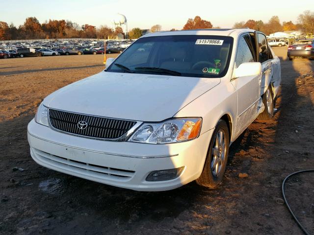 4T1BF28B72U207694 - 2002 TOYOTA AVALON XL WHITE photo 2