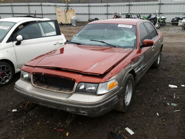 2FAFP74W41X127923 - 2001 FORD CROWN VICT MAROON photo 2