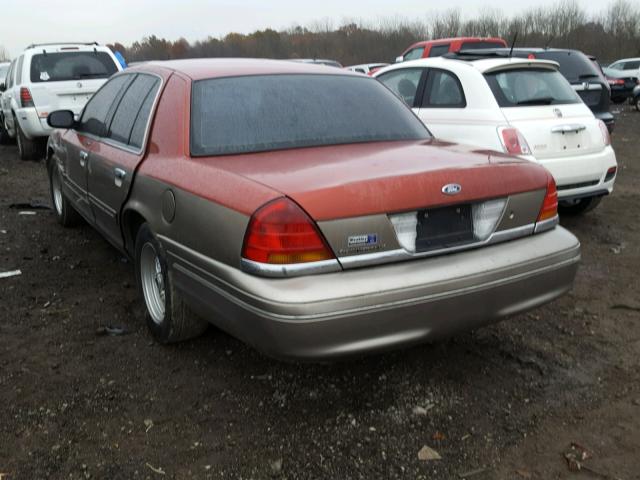 2FAFP74W41X127923 - 2001 FORD CROWN VICT MAROON photo 3