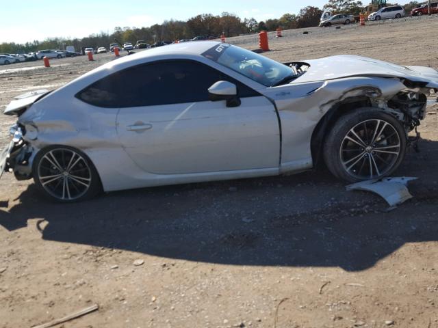 JF1ZNAA15D1734760 - 2013 TOYOTA SCION FR-S WHITE photo 9
