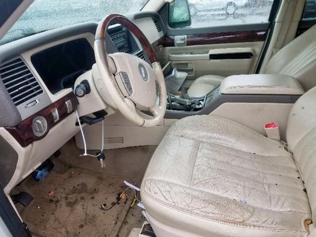 5LMEU88H54ZJ03945 - 2004 LINCOLN AVIATOR 白色 照片 5