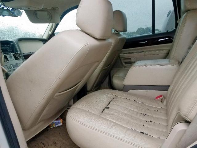 5LMEU88H54ZJ03945 - 2004 LINCOLN AVIATOR 白色 照片 6