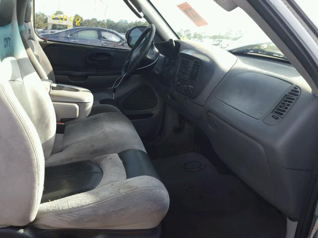 2FTZF07312CA86372 - 2002 FORD F150 SVT L WHITE photo 5