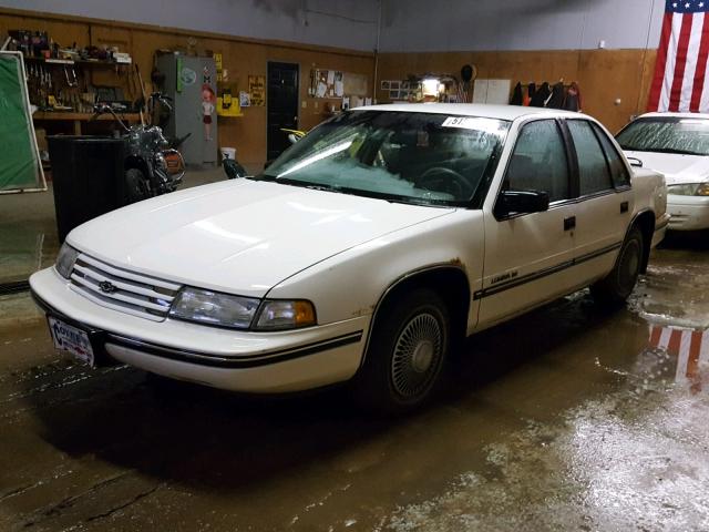 2G1WL54T3N1116462 - 1992 CHEVROLET LUMINA WHITE photo 2