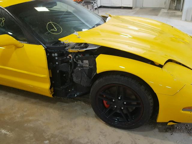 1G1YY12S015115629 - 2001 CHEVROLET CORVETTE Z YELLOW photo 9