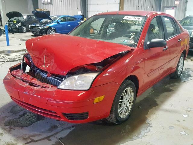 1FAFP34N55W228812 - 2005 FORD FOCUS ZX4 RED photo 2