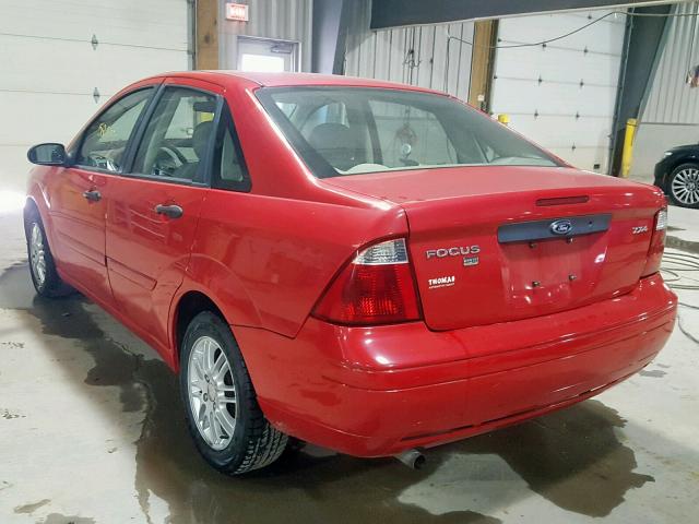 1FAFP34N55W228812 - 2005 FORD FOCUS ZX4 RED photo 3