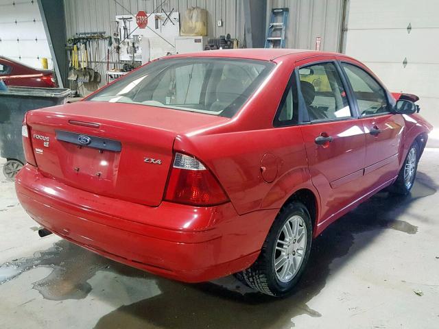 1FAFP34N55W228812 - 2005 FORD FOCUS ZX4 RED photo 4